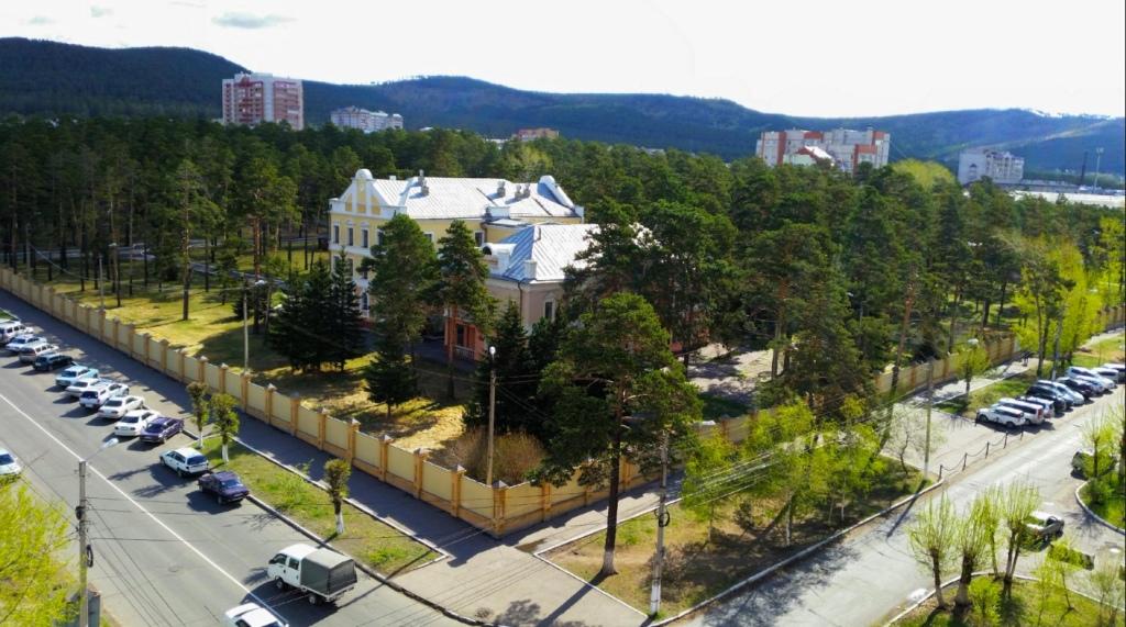 Плюхин предложил Осипову открыть детский сад вместо резиденции на ул. Смоленская в Чите
