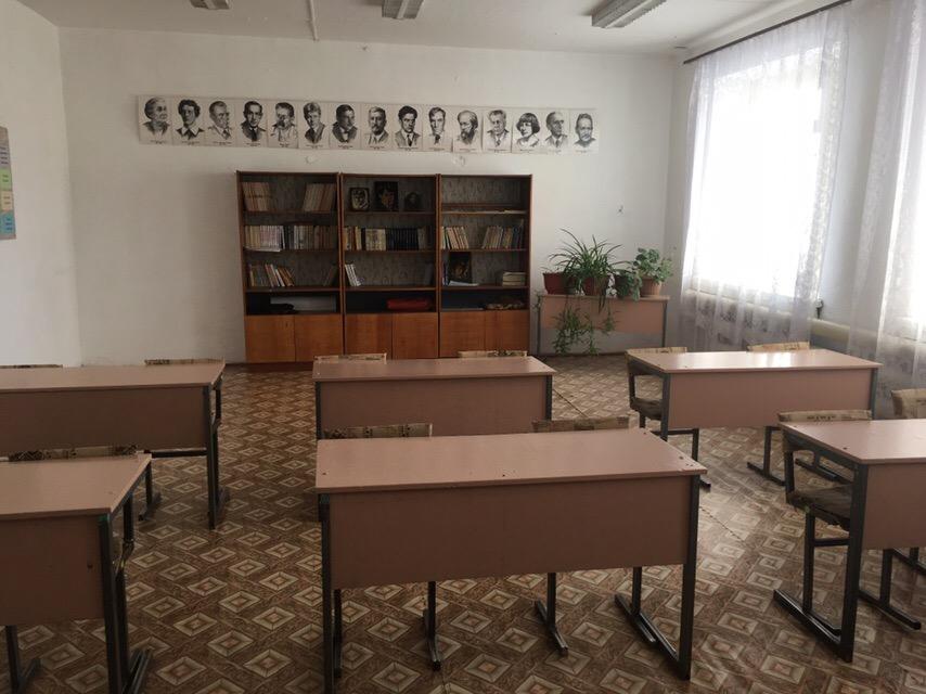 Учителя школы в Новой заре жалуются на отсутствие воды и нехватку кадров