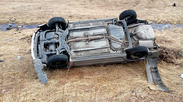 71-летний водитель опрокинул автомобиль и получил травмы в Карымском районе