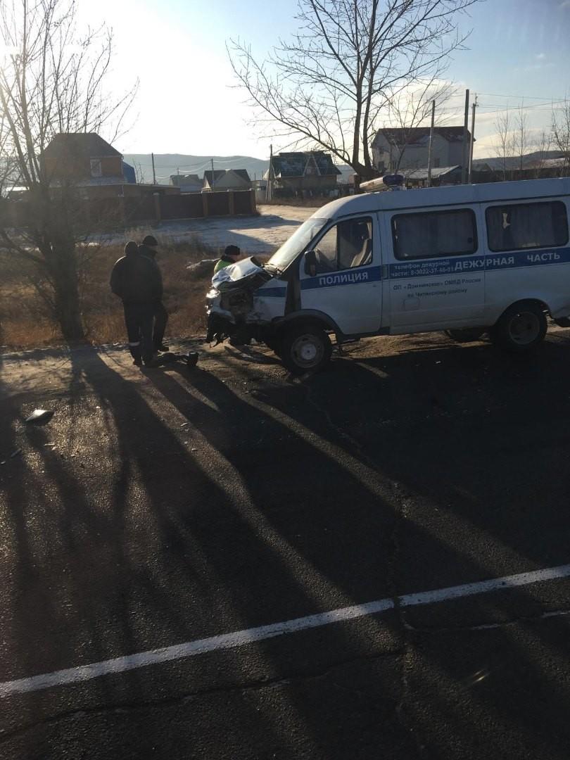 Полицейская «Газель» и грузовик столкнулись в Чите – очевидец