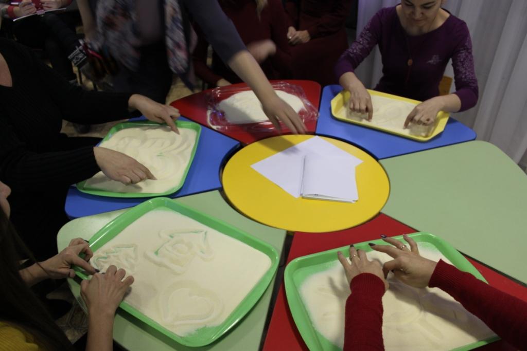 Родителей и воспитателей детских садов в Чите учат работе с «особенными детьми»