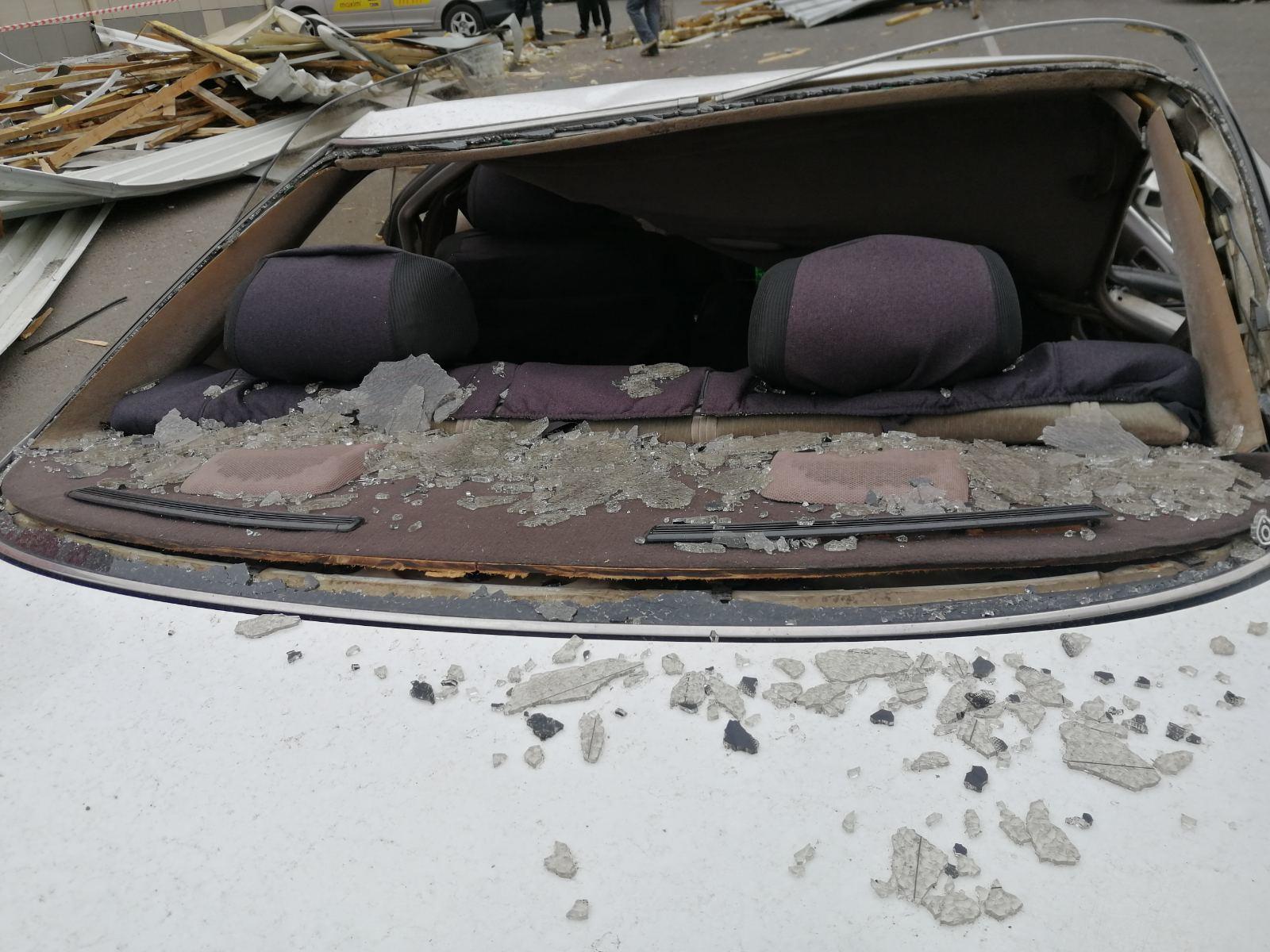 Читинец, на машину которого упала крыша торгового центра, подаст в суд на депутата
