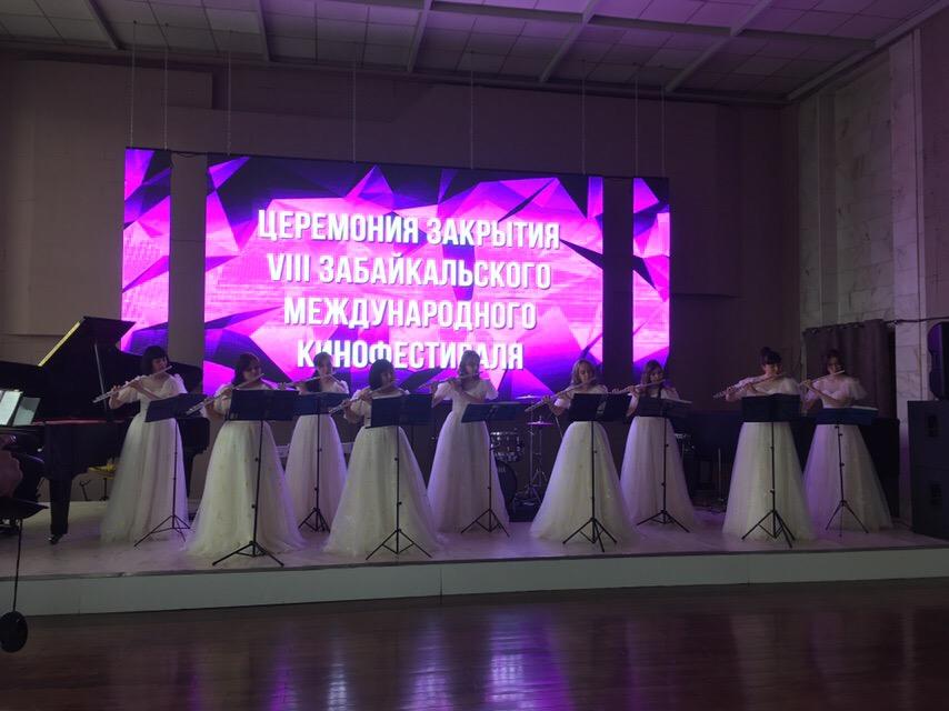 Осипов вручил два спецприза на церемонии закрытия Забайкальского кинофестиваля