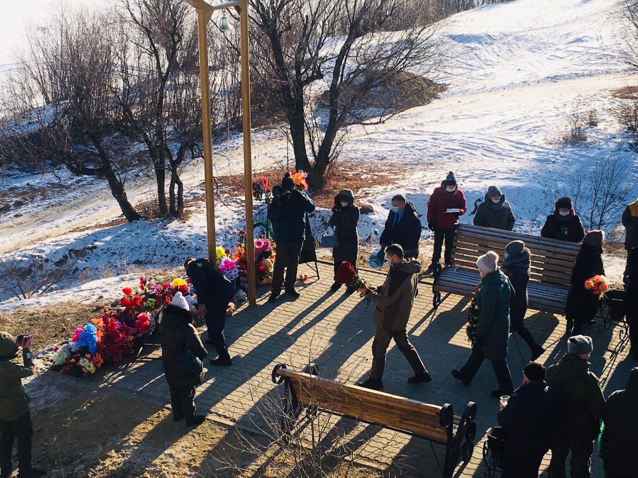 Мемориал памяти погибшим в трагедии с автобусом открыли в Сретенске