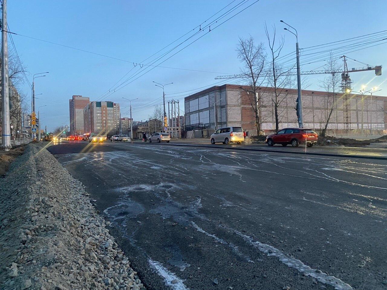 Очевидец: асфальт кладут на лёд по Новобульварной